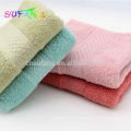 Vente chaude pas cher couleur unie bambou fibre bébé serviette de bain